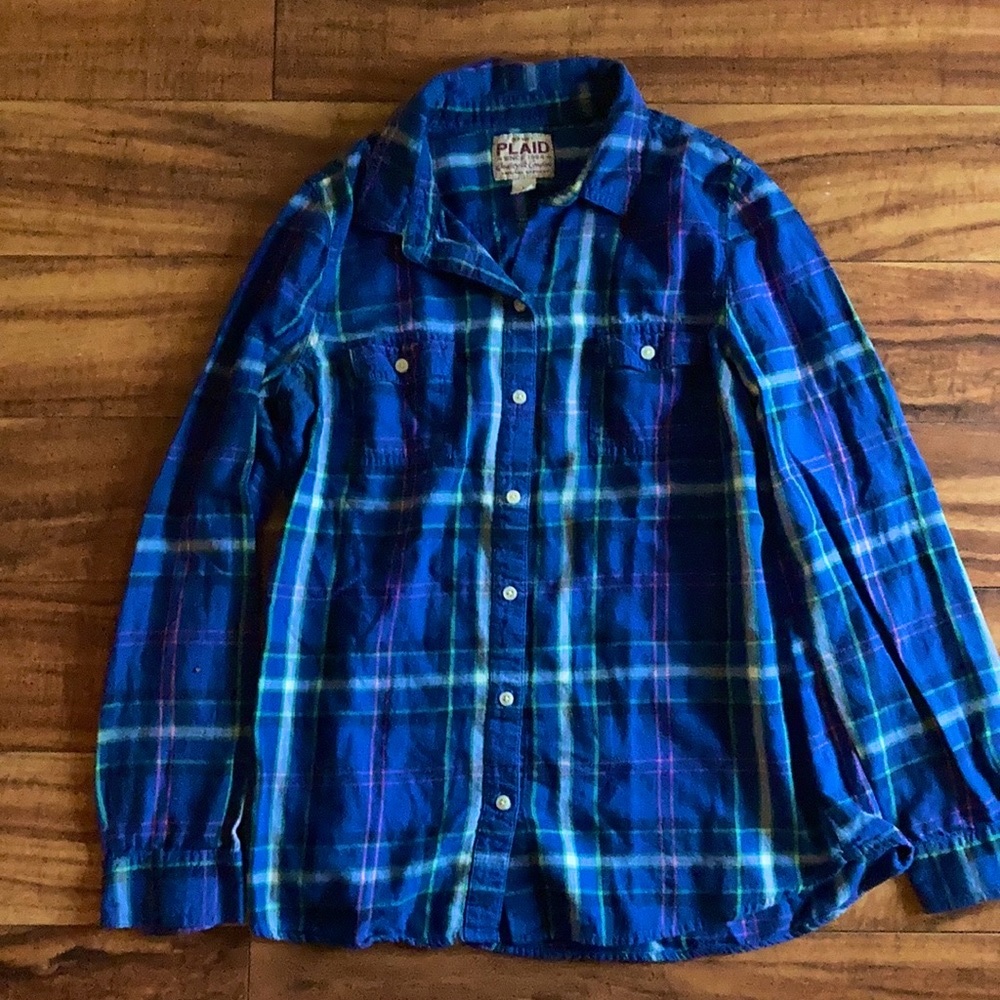 Old Navy Women’s Blue Plaid shirt size small long sleeve